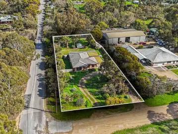 Charming 5 Neales Road, Willyaroo, SA 5255