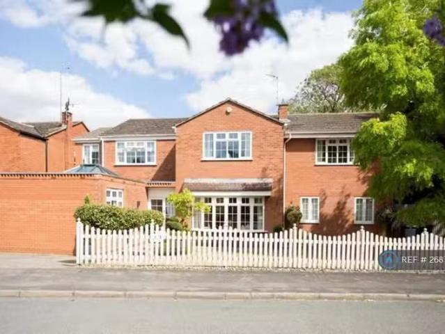 Just in! 5 BA 5 bedroom detached house for rent in Newstead Dr.