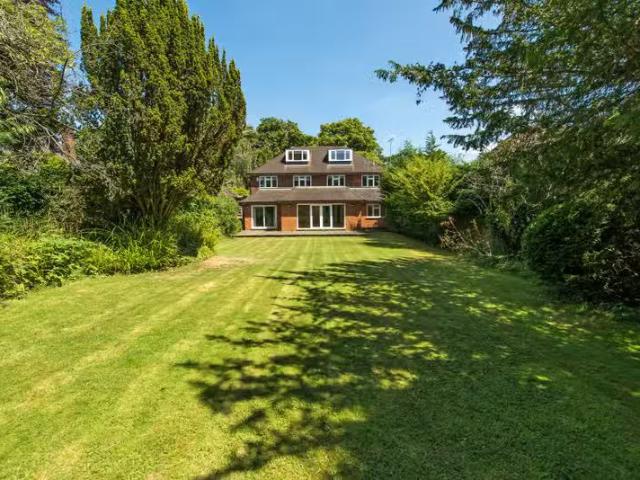 Cheap 5 BA 6 bedroom property to let in Traps Lane, Coombe, KT.