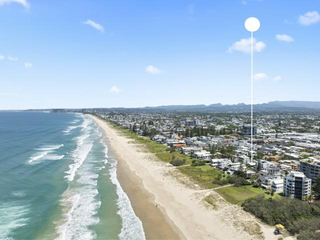 Charming 5 Bed, 2 Bath Beach Shack on Prestigious Hedges Avenue
