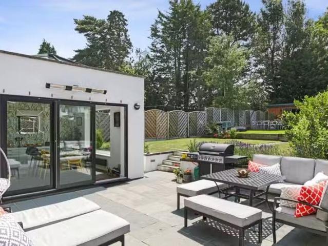 For Rent! 5 bedroom semi detached house for rent in Hazelmere.