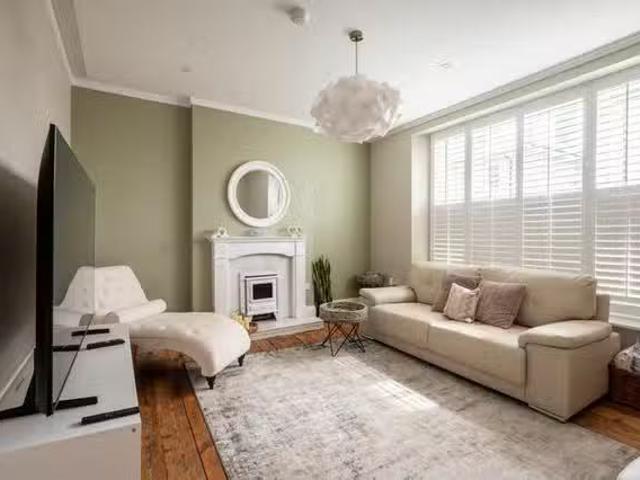 Just in! 5 BR Saint Mary's Street