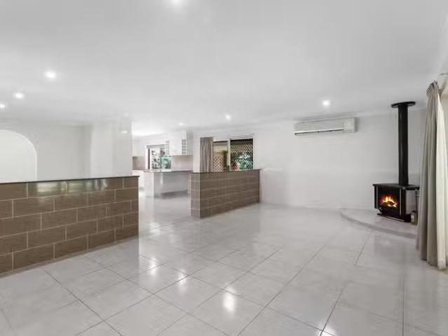 Cheap 5 BR 10 Blanch Court, Morayfield, QLD 4506
