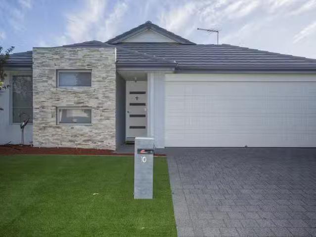 Rental! 5 BR 10 Laverton Road, Brabham, WA 6055
