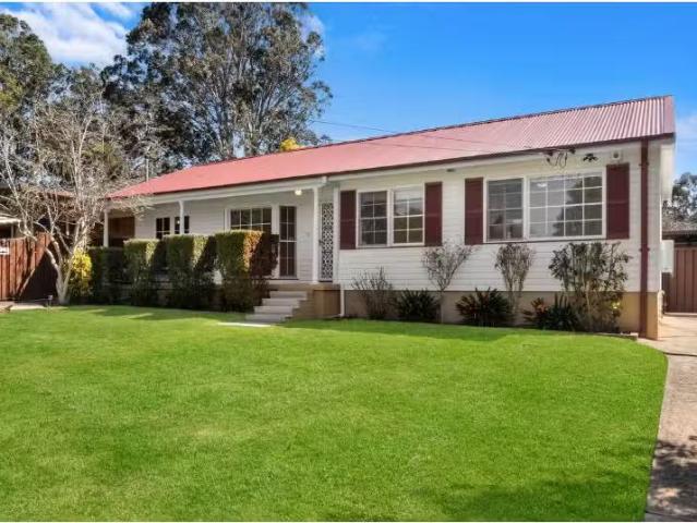For Rent! 5 BR 11 Susella Crs, North Richmond House for rent.