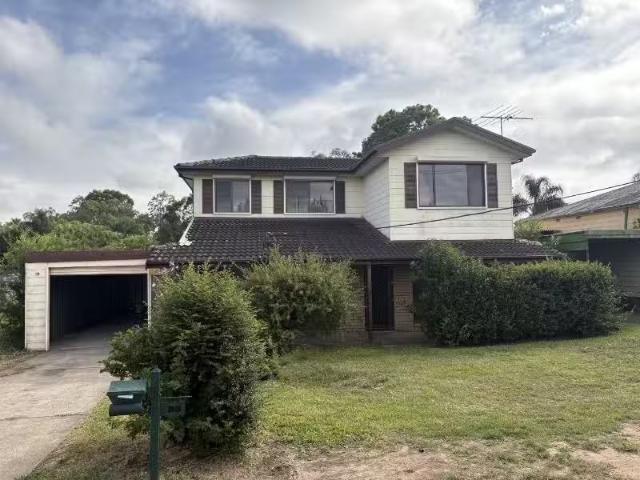 Just in! 5 BR 29 Walker Street, WERRINGTON House for rent Lis.