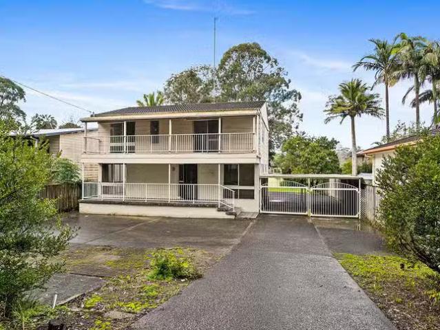 Cheap 5 BR 203 Cygnet Drive, Berkeley Vale, NSW 2261