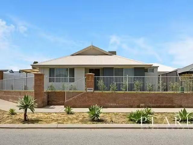 Just in! 5 BR 49 Pollen Turn, Banksia Grove, WA 6031