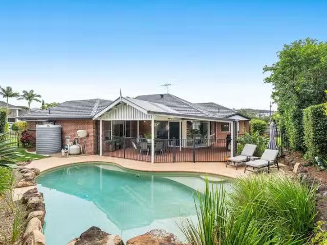 Nice 5 BR 59 Holborn Crescent, CARINDALE, QLD 4152 House for.