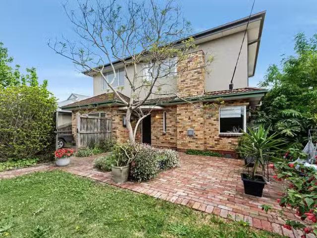 Cheap 5 BR 5 St James Avenue, Bentleigh, VIC 3204