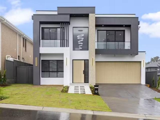 Rental! 5 BR 8 Candlebark Avenue, Glenning Valley House for re.
