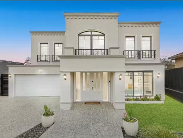 Charming 5 BR 8 Castle Close, GLEN WAVERLEY House for rent Li.