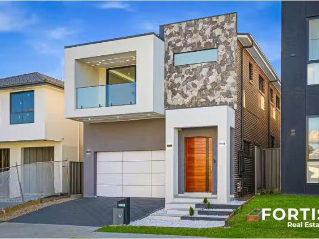Rental! 5 BR 9 Kuiper Street, Box Hill House for rent Listed.