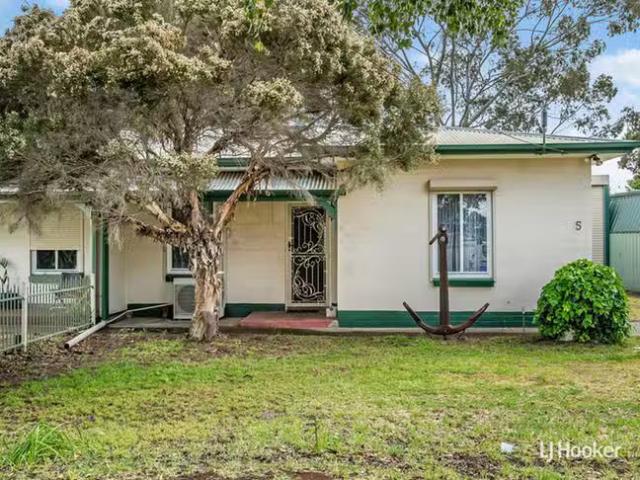 Cozy 5 Charton Street, Salisbury North, SA 5108