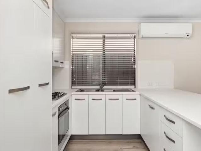 For Rent! 5 Costa Street, MUNNO PARA WEST, SA 5115 House for.