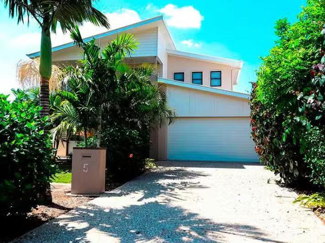 Cheap 5 Lakeside Court, Windaroo, QLD 4207