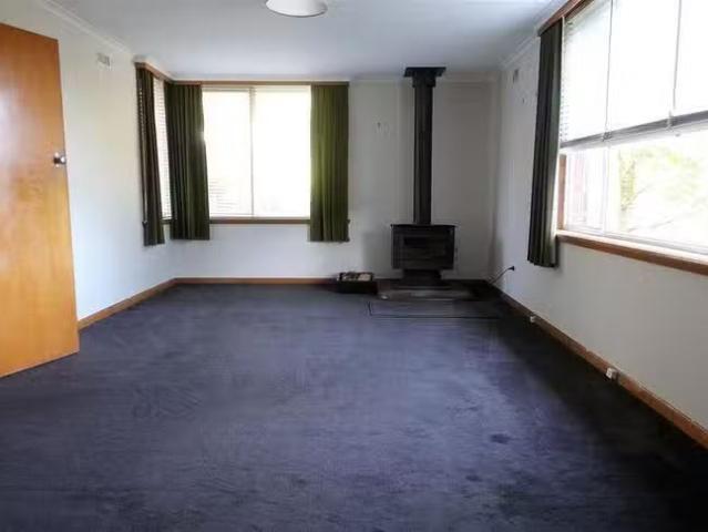 Nice 5 Latham Street, Queenstown, TAS 7467