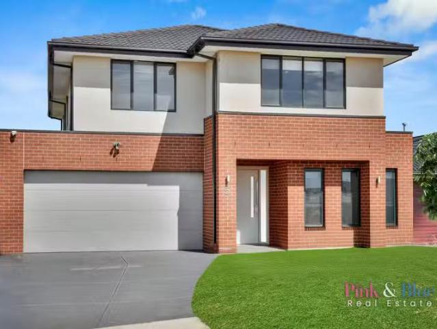 Rental! 5 Laxman Close, Rockbank VIC 3335