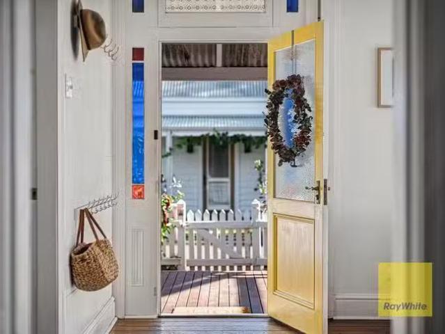 New 5 Passmore Avenue, North Fremantle, WA 6159