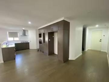 Deal! 5 Phar Lap Road, Wattle Grove, WA 6107