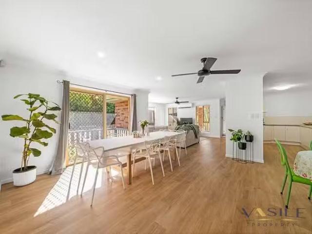 Just in! 5 Roberts Street, Seventeen Mile Rocks, QLD 4073