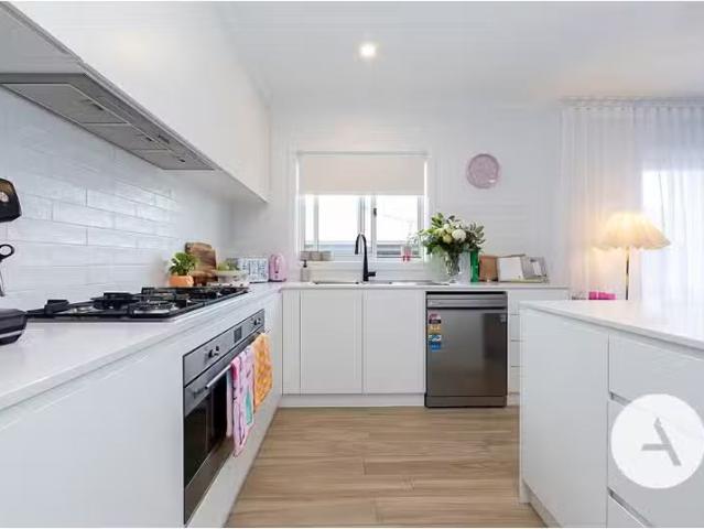 New 5 Sunray St, Tralee House for rent Listed by Leasing Arch.
