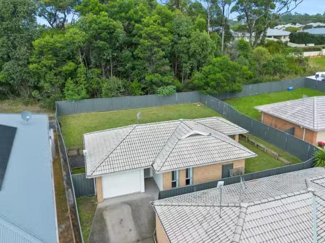 Charming 5A Booyong Avenue, ULLADULLA, NSW 2539 Villa for Rent