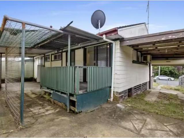 New 63 Angle Road, LEUMEAH House for rent Listed by Olivia Az.