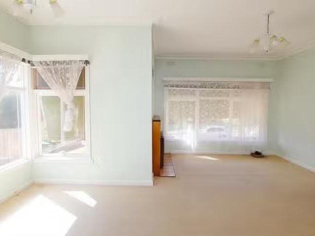 Rental! 63 Heathfield Rise, Box Hill North, VIC 3129