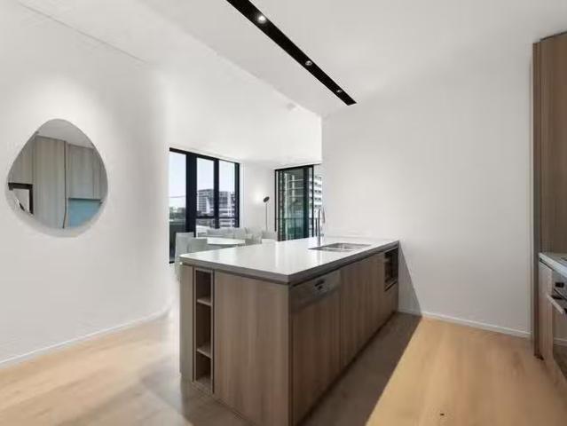 Cheap 605/66 Hope Street, South Brisbane, QLD 4101