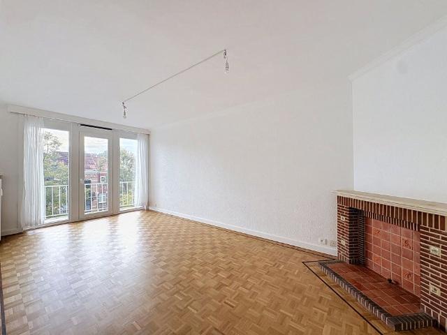 Charming 60 m² fully renovated apartment with terrace