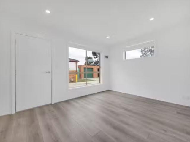 Cheap 6/10 12 Fay Street, Melton VIC 3337 Unit For Lease