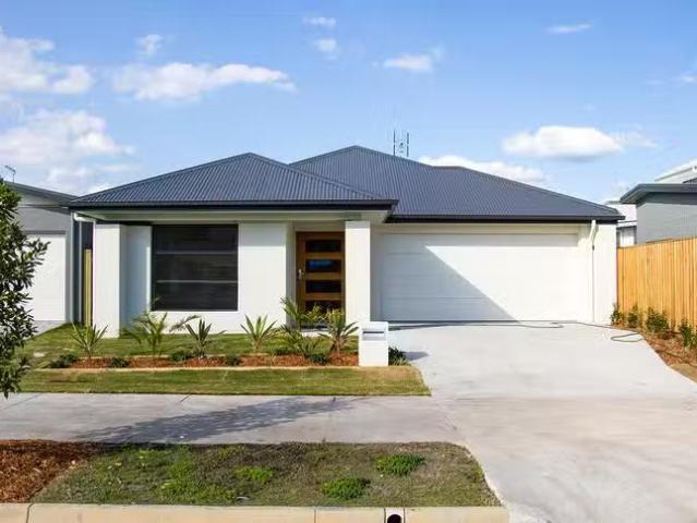 Just in! 61 Village Green Boulevard, Palmview, QLD 4553