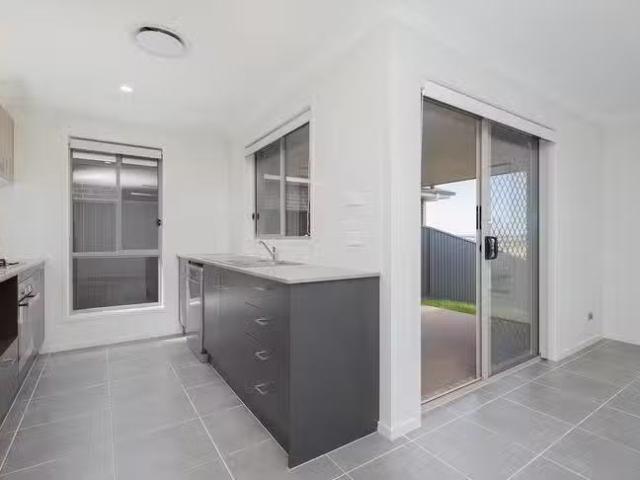 Just in! 61 Greystones Drive, Chisholm, NSW 2322