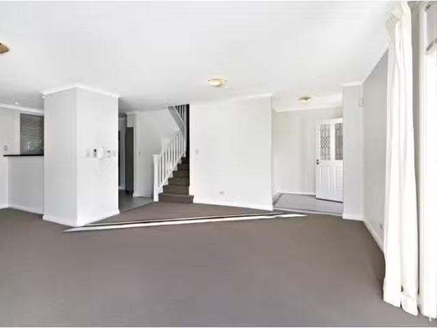 Nice 6/21 Waragal Avenue, Rozelle House for rent Listed by Si.