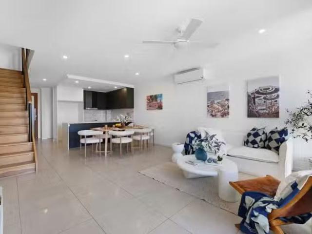 Cheap 62/1 Vue Boulevard, Robina, QLD 4226 Townhouse for Rent