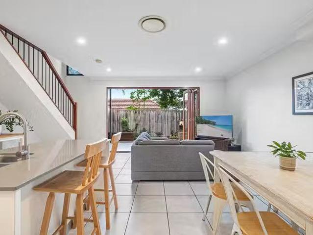 Deal! 6/25 Christensen Street, Yeronga, QLD 4104