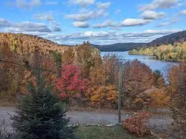 Just in! 62 Ch. Lakeview, Saint Adolphe D'Howard, QC, J0T 2B0.
