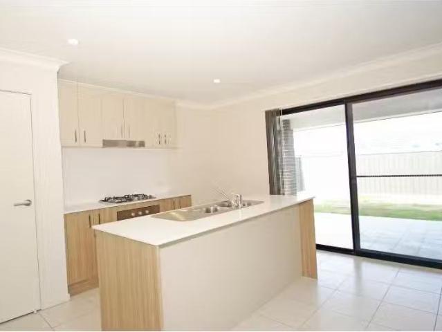 Deal! 64 Seaside Boulevard, Fern Bay House for rent Listed by.