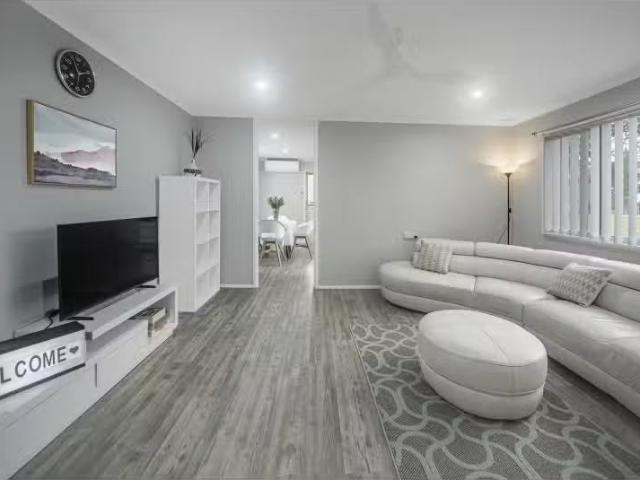 Charming 66 Clipper Road, Nowra House for rent Listed by Chri.