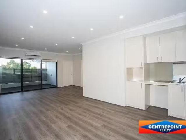 Just in! 6/6 Morago Crescent, Cloverdale, WA 6105