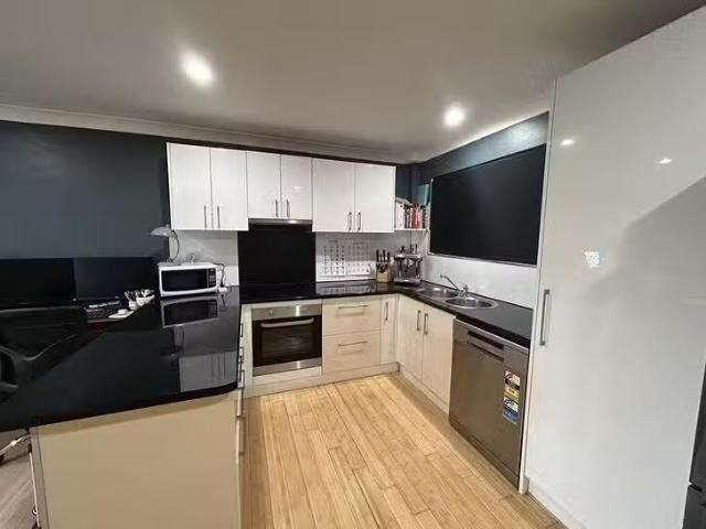 Rental! 6/8 Christina Court, Mermaid Waters, QLD 4218