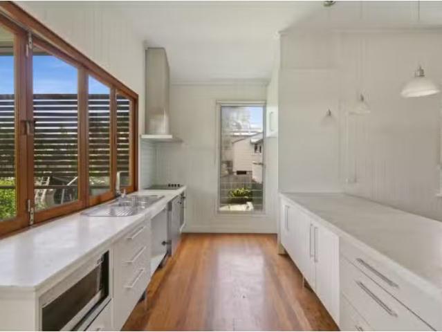 Charming 68 Granville Street, West End House for rent Listed.