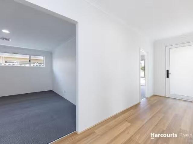 Cozy 68 Hypatia Boulevard, FORRESTDALE, WA 6112 House for Rent