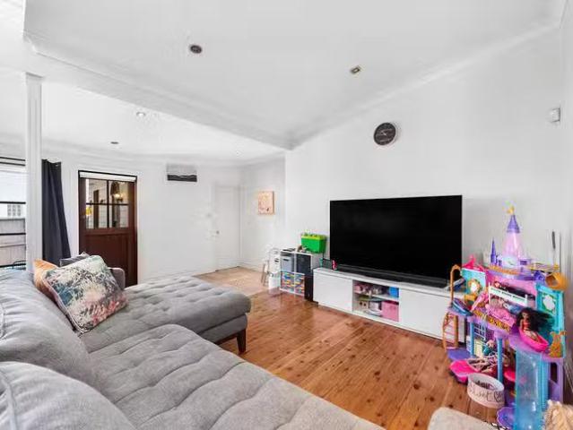 Just in! 68 Reynolds Street, Balmain, NSW 2041