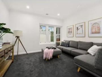 Rental! 692 Jones Street, Albury Townhouse for rent Listed by.