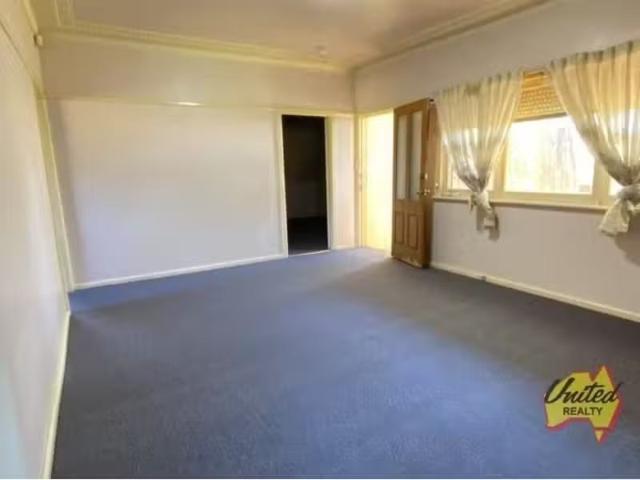 New 69 Ingleburn Road, LEPPINGTON House for rent Listed by Tr.