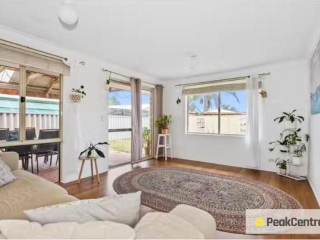 Deal! 69 Kookaburra Drive, GREENFIELDS House for rent Listed.