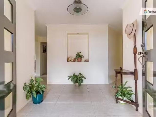 Cozy 6 Madonna Place, Gympie, QLD 4570