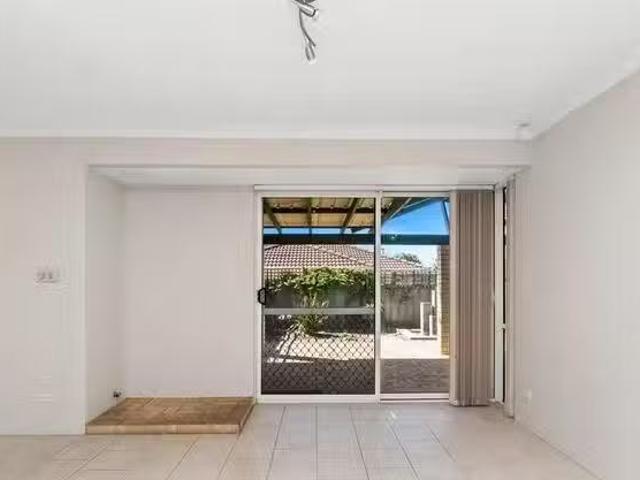Just in! 6 Allamanda Gardens, Mirrabooka, WA 6061